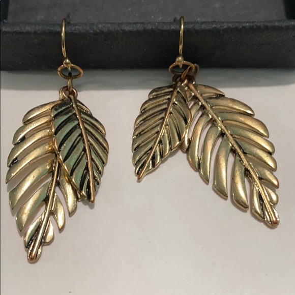 NWOT! Gold Dangle Leaf Earrings - Picture 5 of 5
